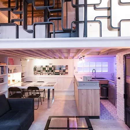 Artist's Mini Loft - Marais * Paris