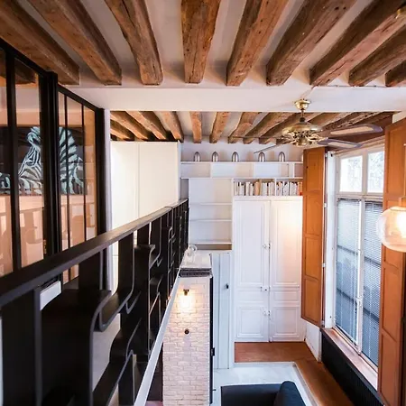 Artist's Mini Loft - Marais Normandie Apartment *