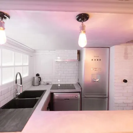 Artist's Mini Loft - Marais Normandie Apartment Paris