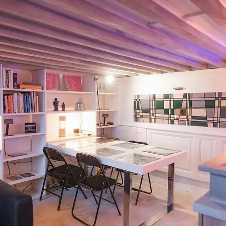 Artist's Mini Loft - Marais Normandie Paris