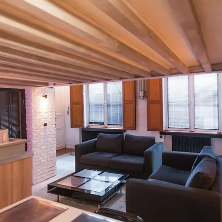 Artist's Mini Loft - Marais Normandie Apartment *
