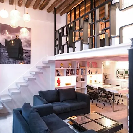 Artist's Mini Loft - Marais Apartment Paris